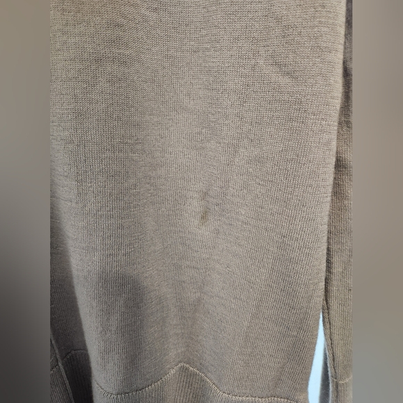 Banana Republic Factory Size M 100% Merino Wool Sweater in Gray - Picture 2 of 4